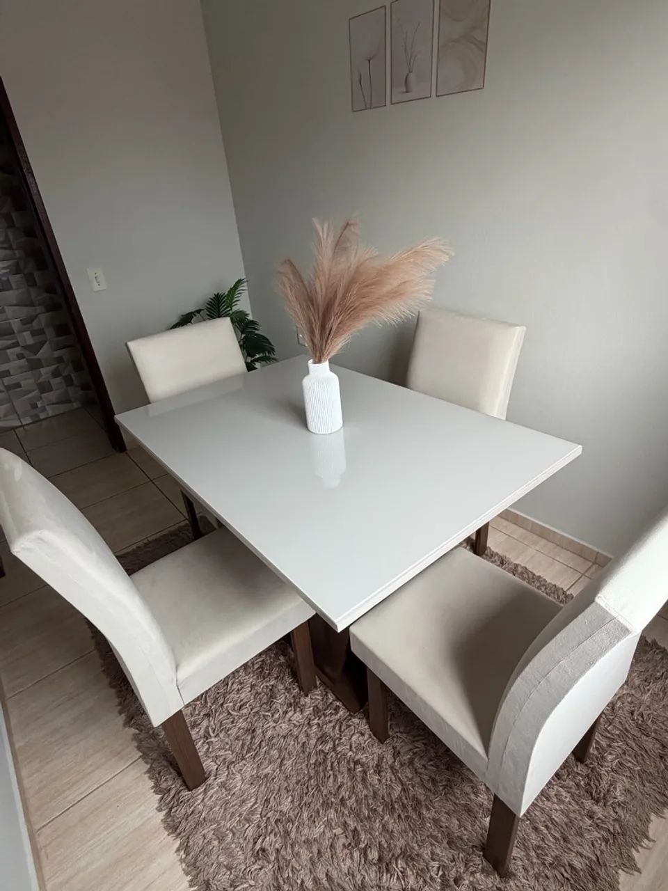 mesa de jantar com 4 cadeiras