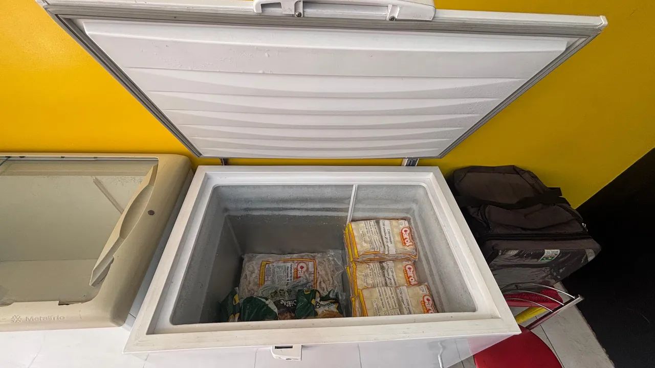 FRK401 中古品 Freezer horizontal eletrolux 1 porta - Geladeiras e Freezers