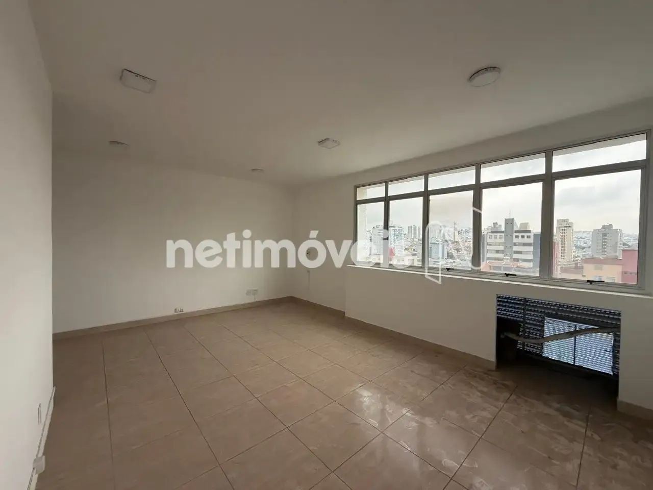SALA À VENDA NO PALMARES | EXCELENTE LOCALIZAÇÃO