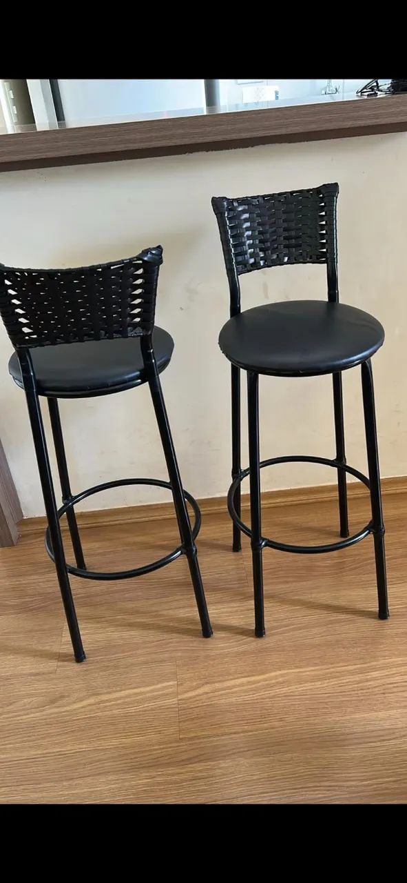 Par banquetas semi novas perfeitas