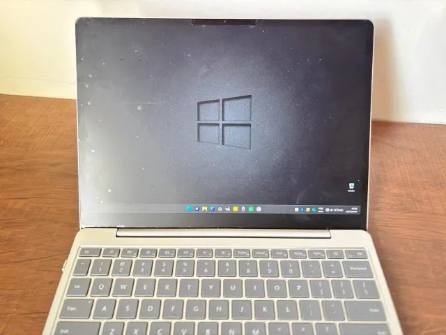 Microsoft Surface Laptop Go  - Foto 2