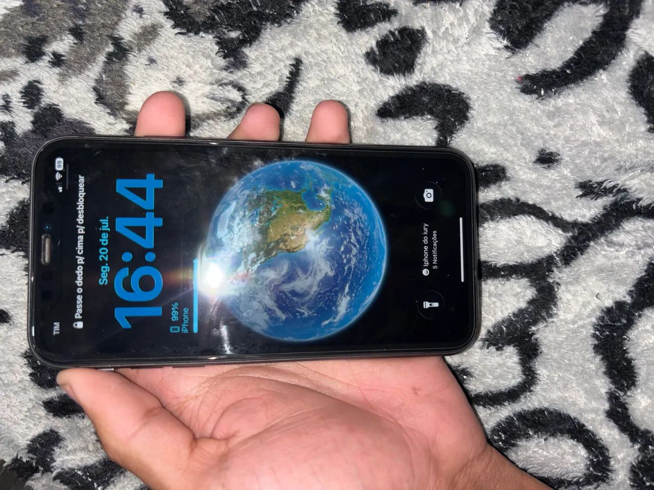 iPhone 11