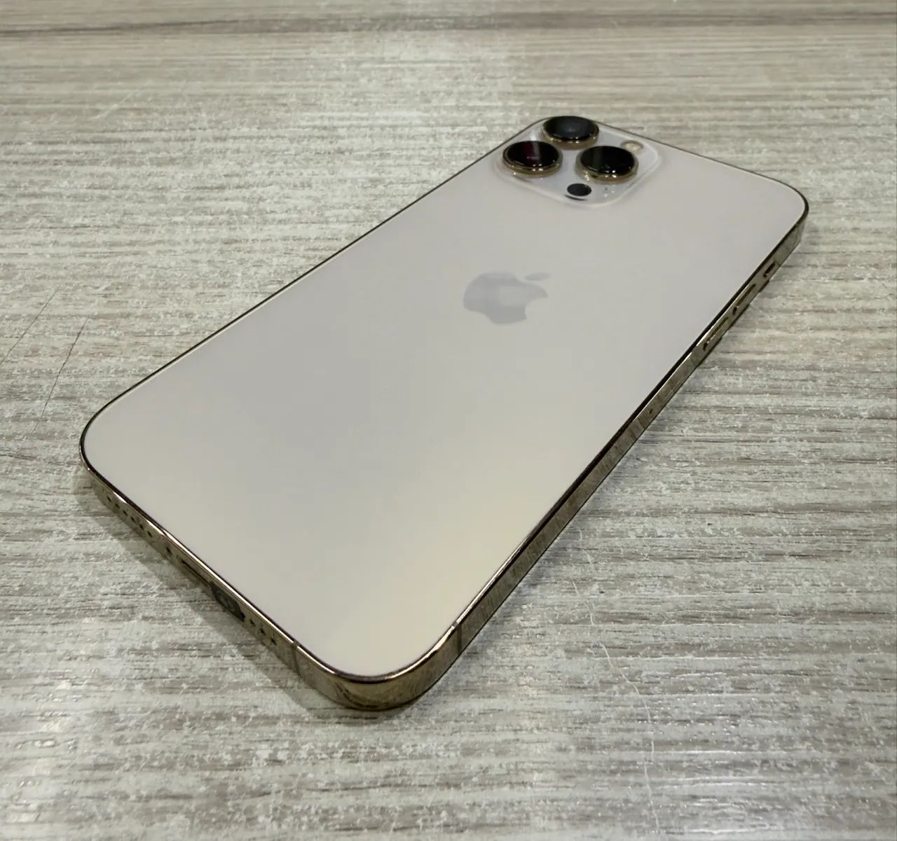 iPhone 13 Pro Max GOLD - pra sair bem rápido!!! - Celulares e