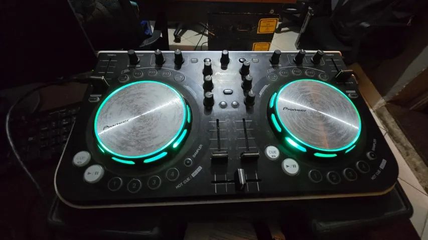 Pionner DDj-WeGO Dj controller 