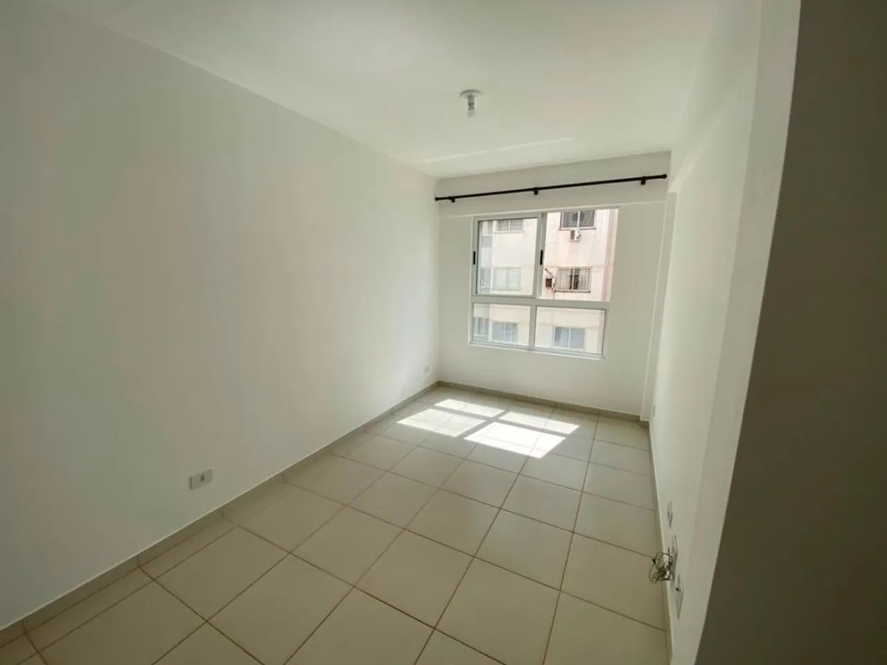 Apartamento para alugar em Maringá, Jardim Alvorada, com 2 quartos, com 48.27 m² - Foto 4
