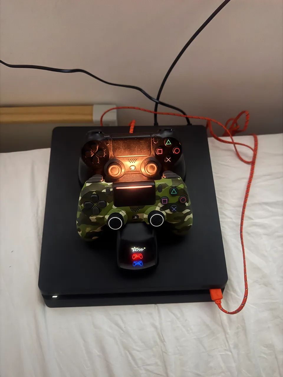PS4 slim 2 controles originais  - Foto 2