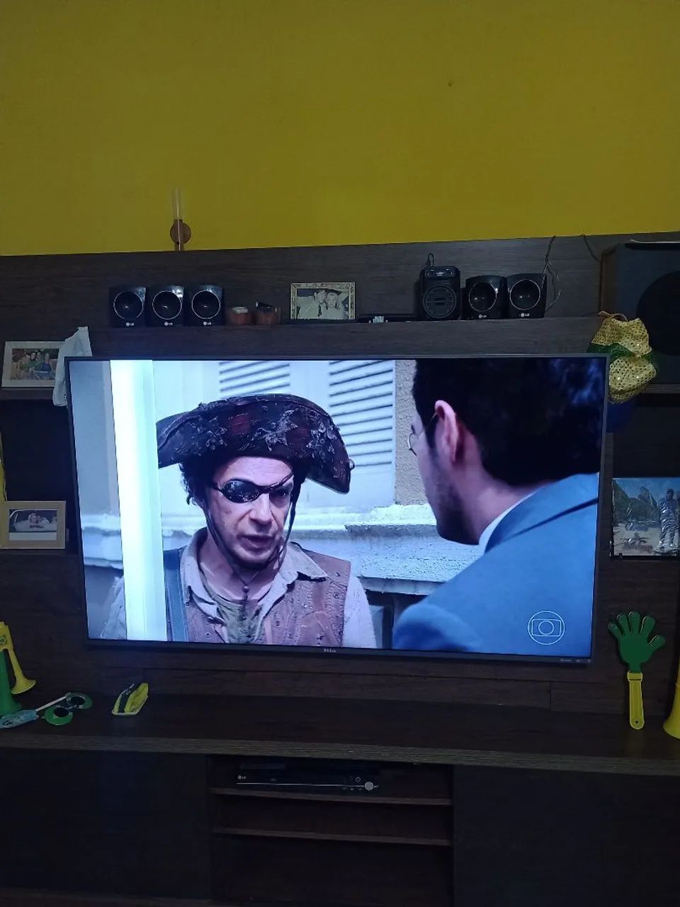 Tv 55 polegadas com listra branca na tela,com vídeo e som - Foto 2