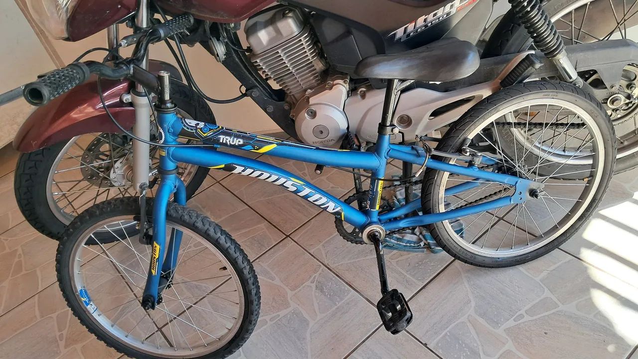 Bicicleta aro 20 bem conservada só pegar e andar - Foto 3