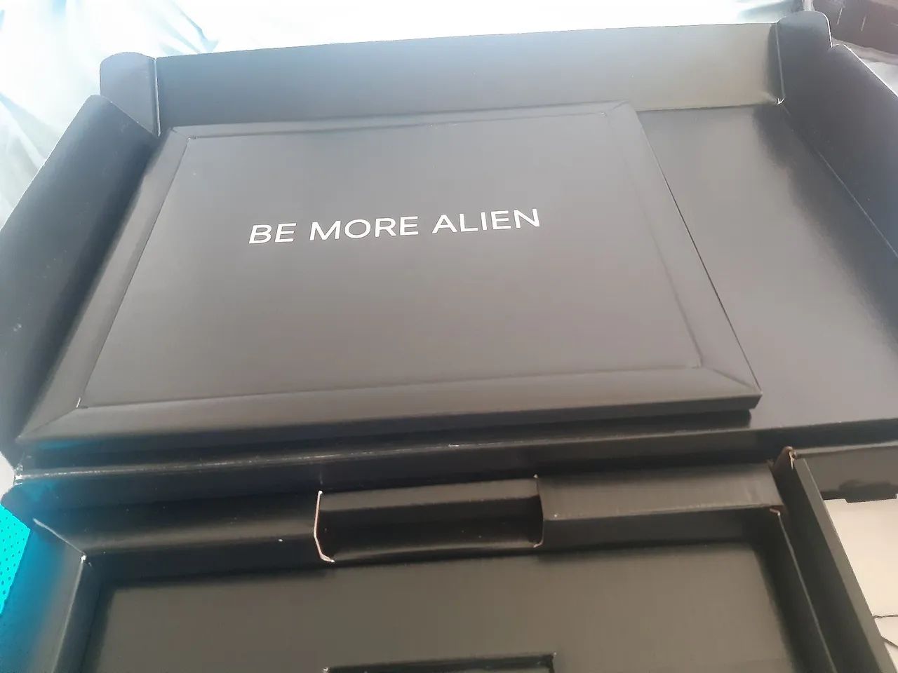 Caixa vazia notebook Dell Alienware 16 Aurora - Foto 2