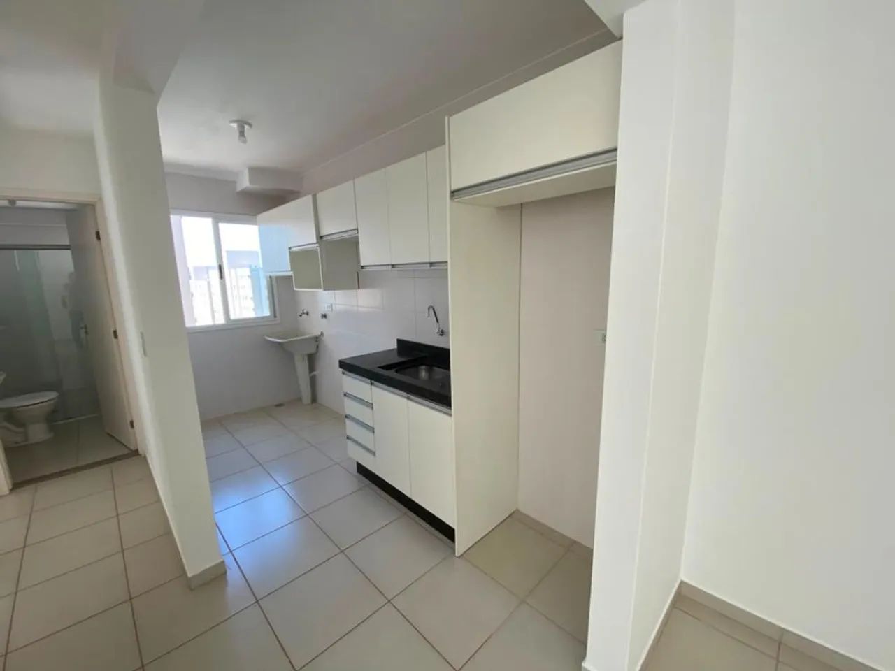 Apartamento para alugar em Maringá, Jardim Alvorada, com 2 quartos, com 48.27 m² - Foto 2