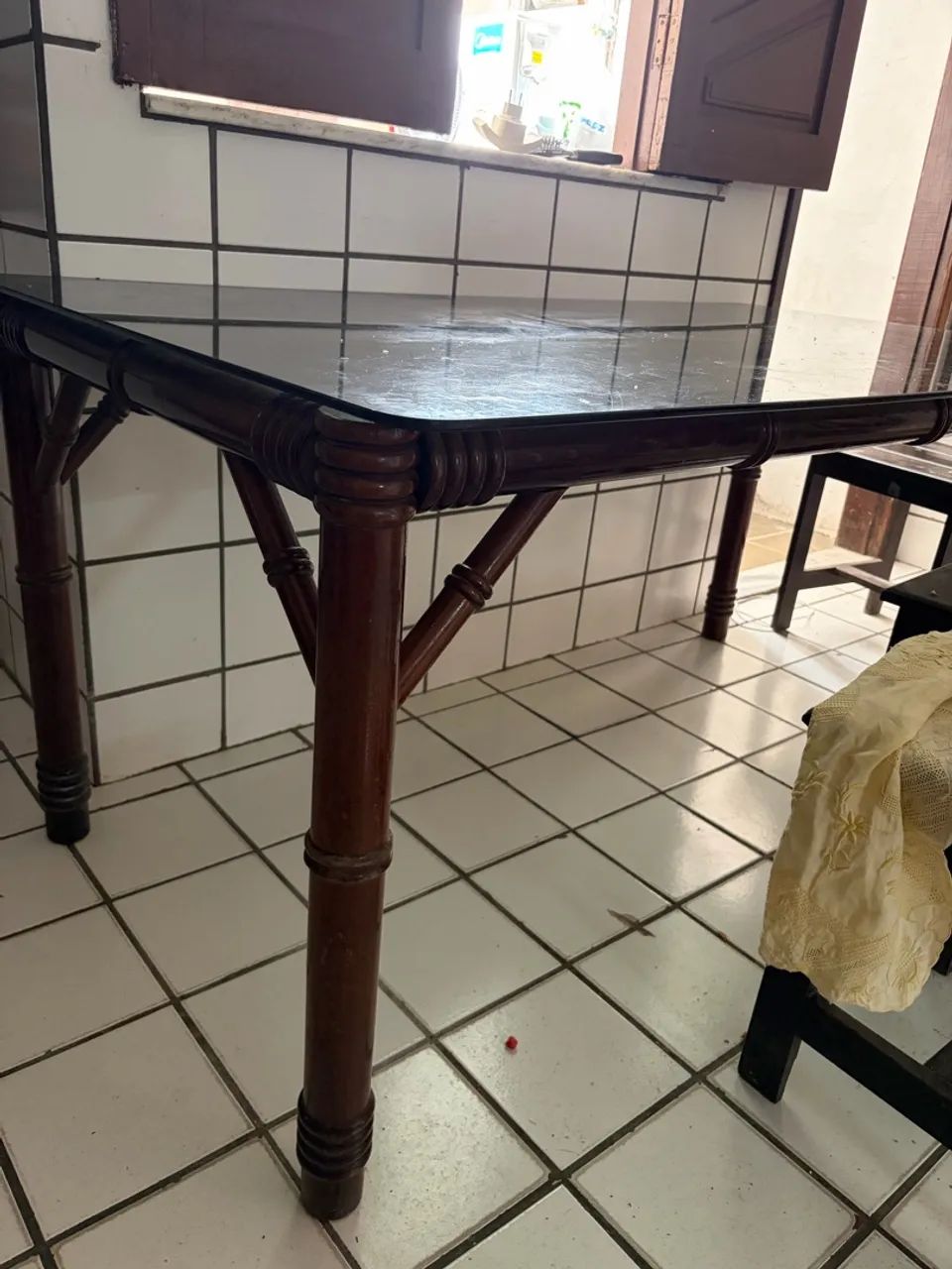 Mesa com 4 cadeiras  - Foto 2