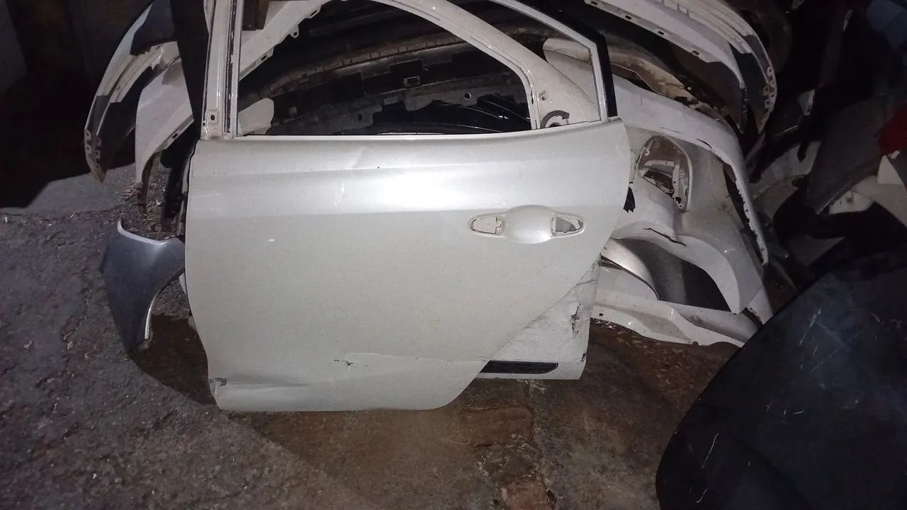 Porta traseira yaris
