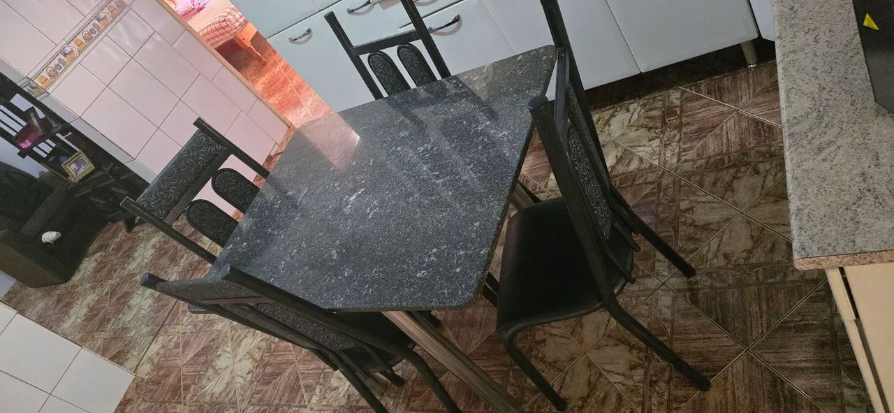 Mesa 4 cadeiras 