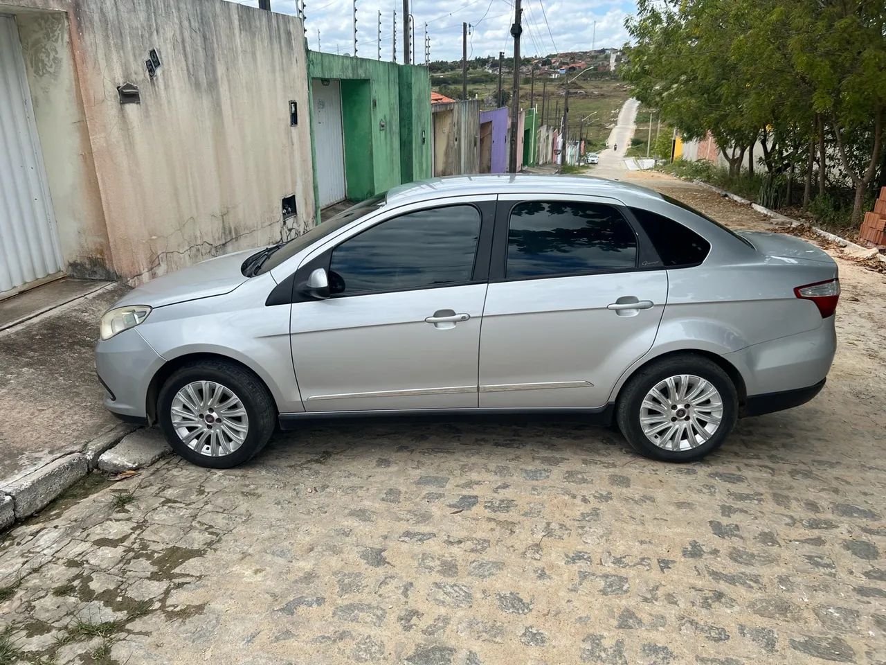 Fiat Grand Siena ESSENCE 1.6 FLEX 16V 2013