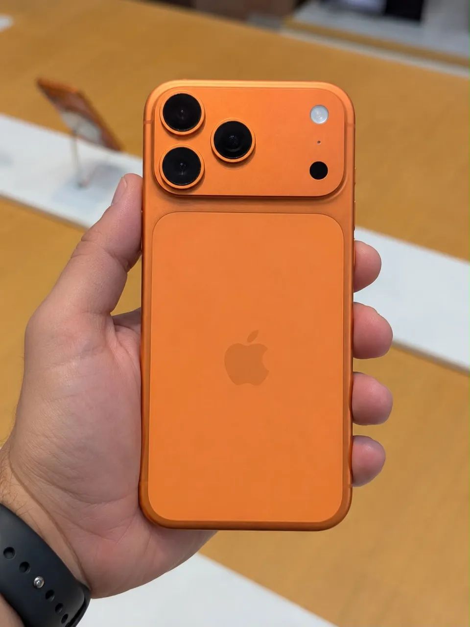 iPhone 17 pro laranja 