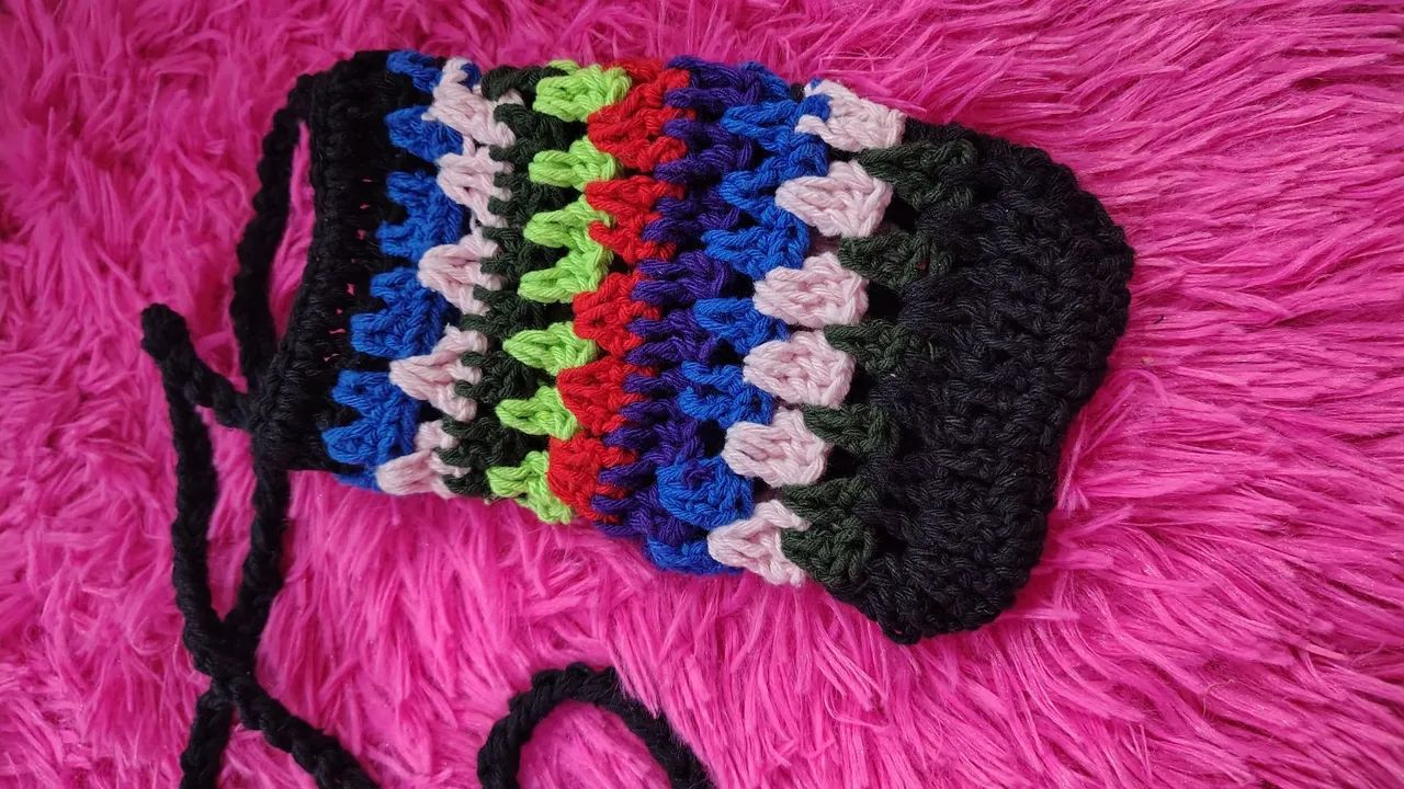 ACEITO ENCOMENDAS 20,00! BOLSINHA DE CROCHÊ!  - Foto 3