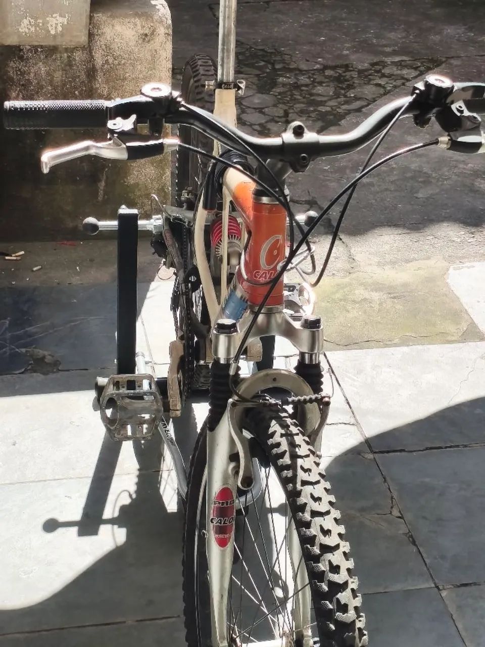 Suporte para exercício de bicicleta ,em bicicleta normal. - Foto 3