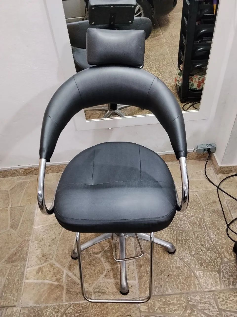 Cadeira para cabeleireiro- barbeiro 
