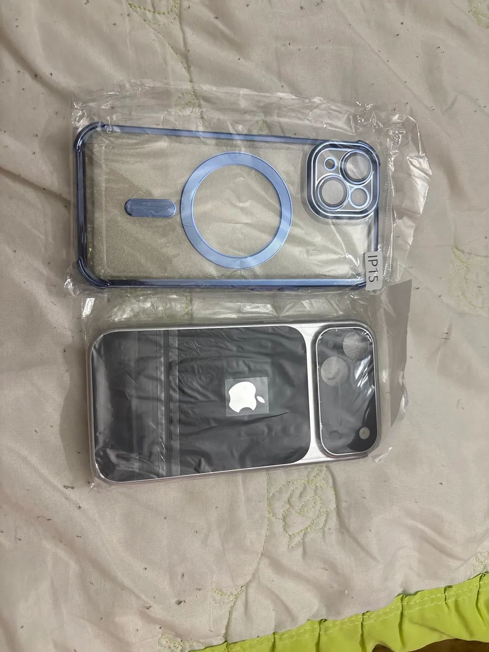 Capa iPhone 15 normal 15 reais cada 