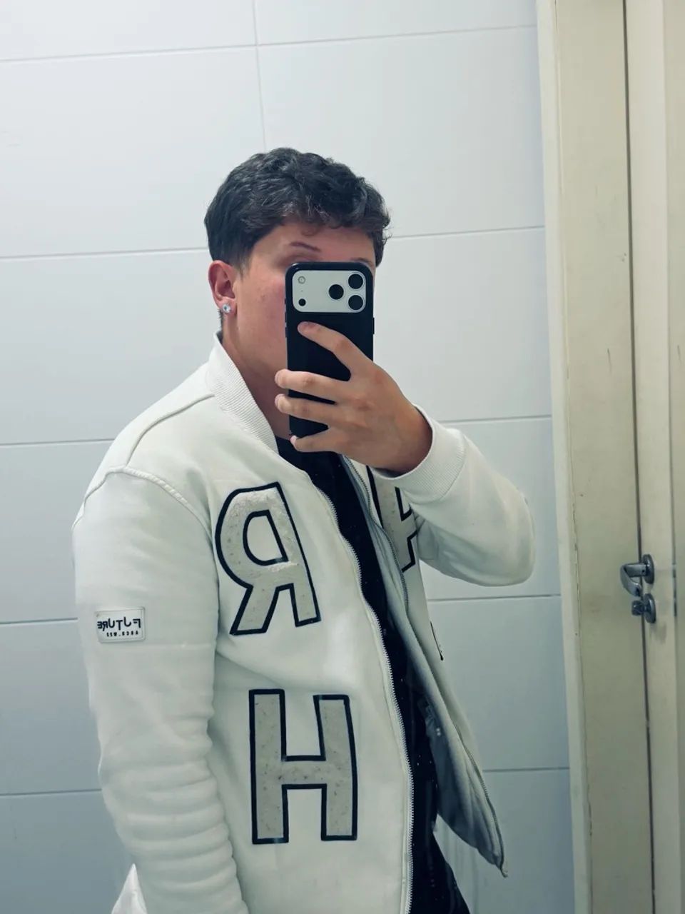 Roupas e acessórios 