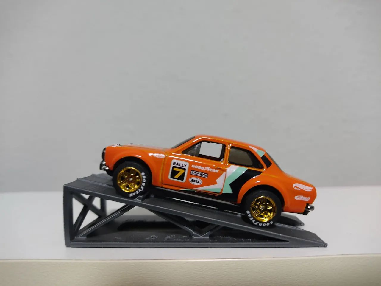 LOTE COM TRÊS HOT WHEELS ( VARIADOS) - Hobbies e coleções - Centro