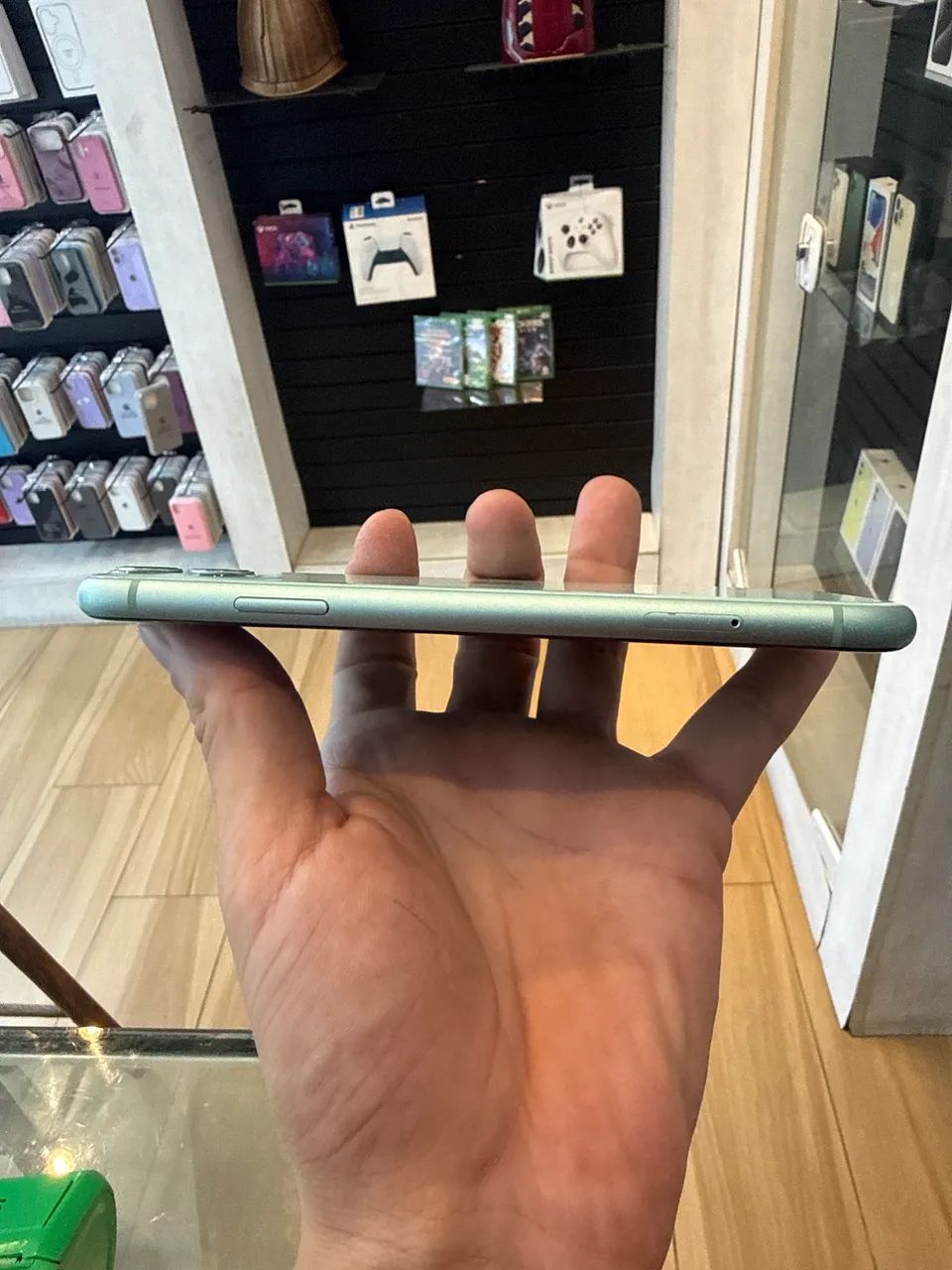 Iphone 11 128 - Verde Bateria 70% com garantia  - Foto 3