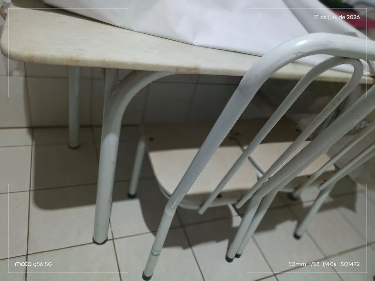Mesa mármore com 6 cadeiras