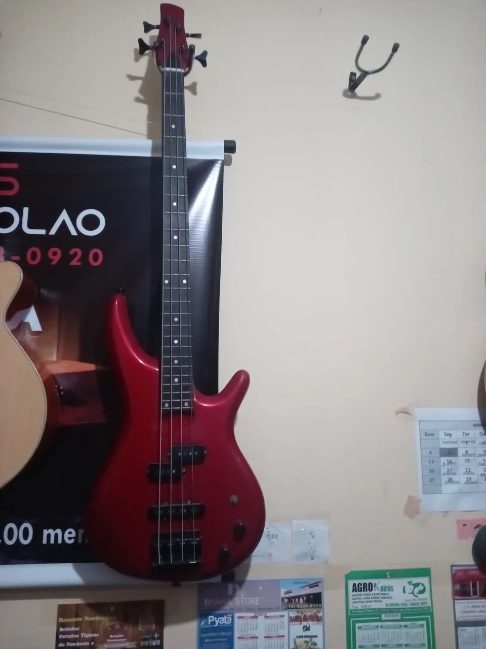 Baixo com detalhes