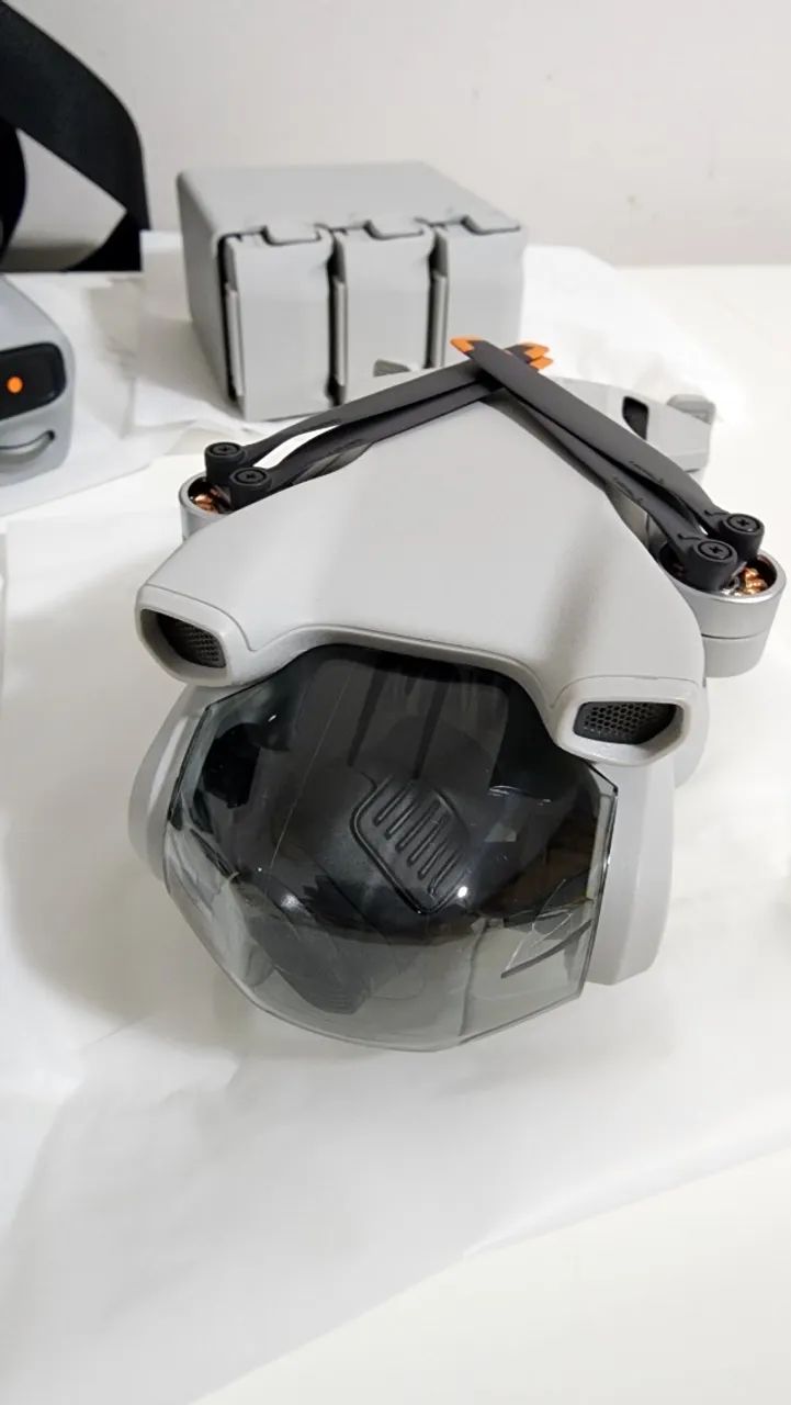 DJI Mini 3 Fly More Combo - com tela - 3 baterias - novo fora da caixa