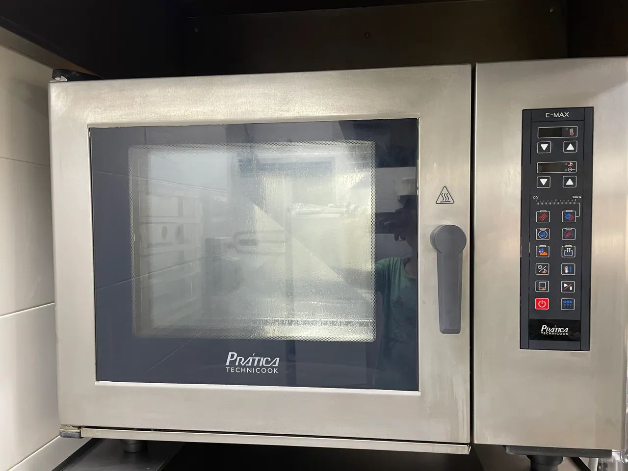 Forno Combinado Higienização Automática Prática C-max Evo 06
