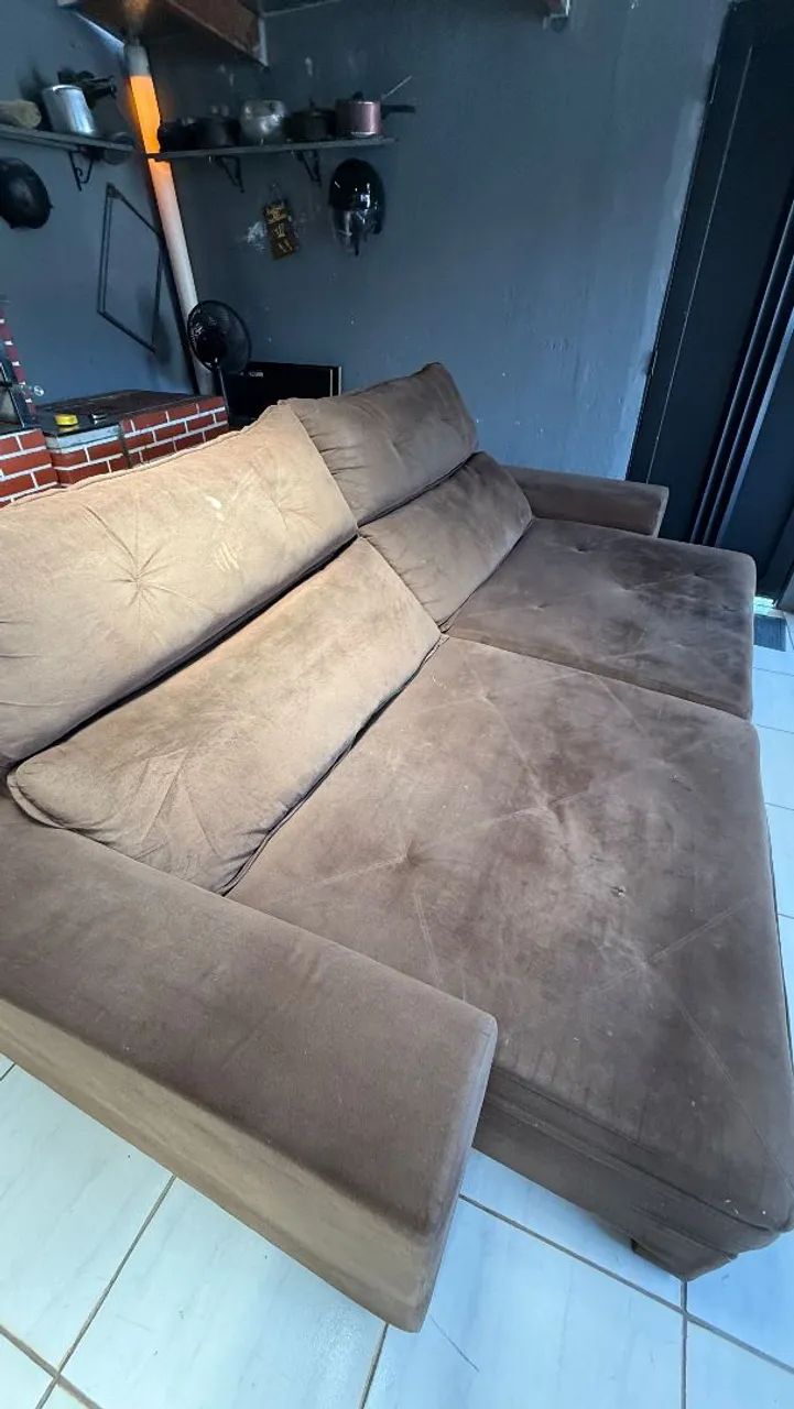 SOFÁ RETRÁTIL E RECLINÁVEL - MARROM GRANDE ENTREGO NESSE PREÇO SOFA BOM E GRANDE  - Foto 2