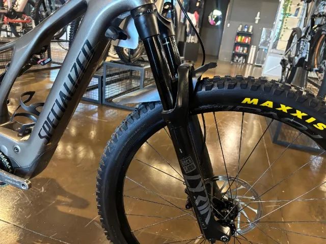 Bicicleta Seminova Specialized Turbo Levo Comp Carbon - Foto 2