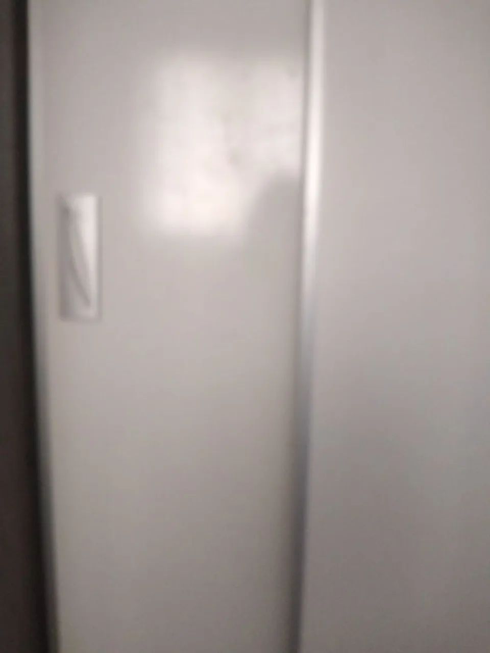 Porta de correr para guardar roupa casal - Foto 2