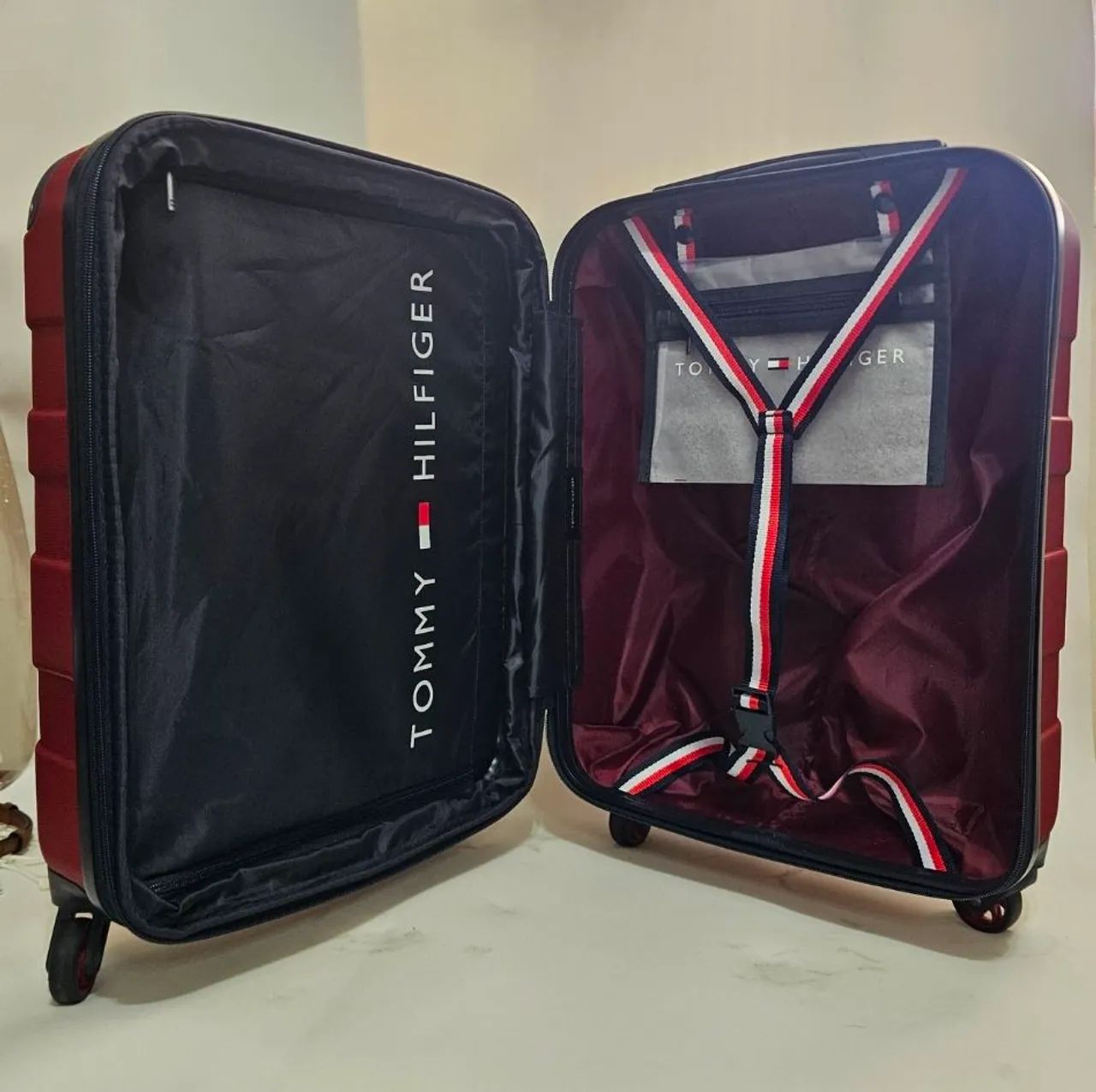 Mala de bordo Tommy Hilfiger original  - Foto 2
