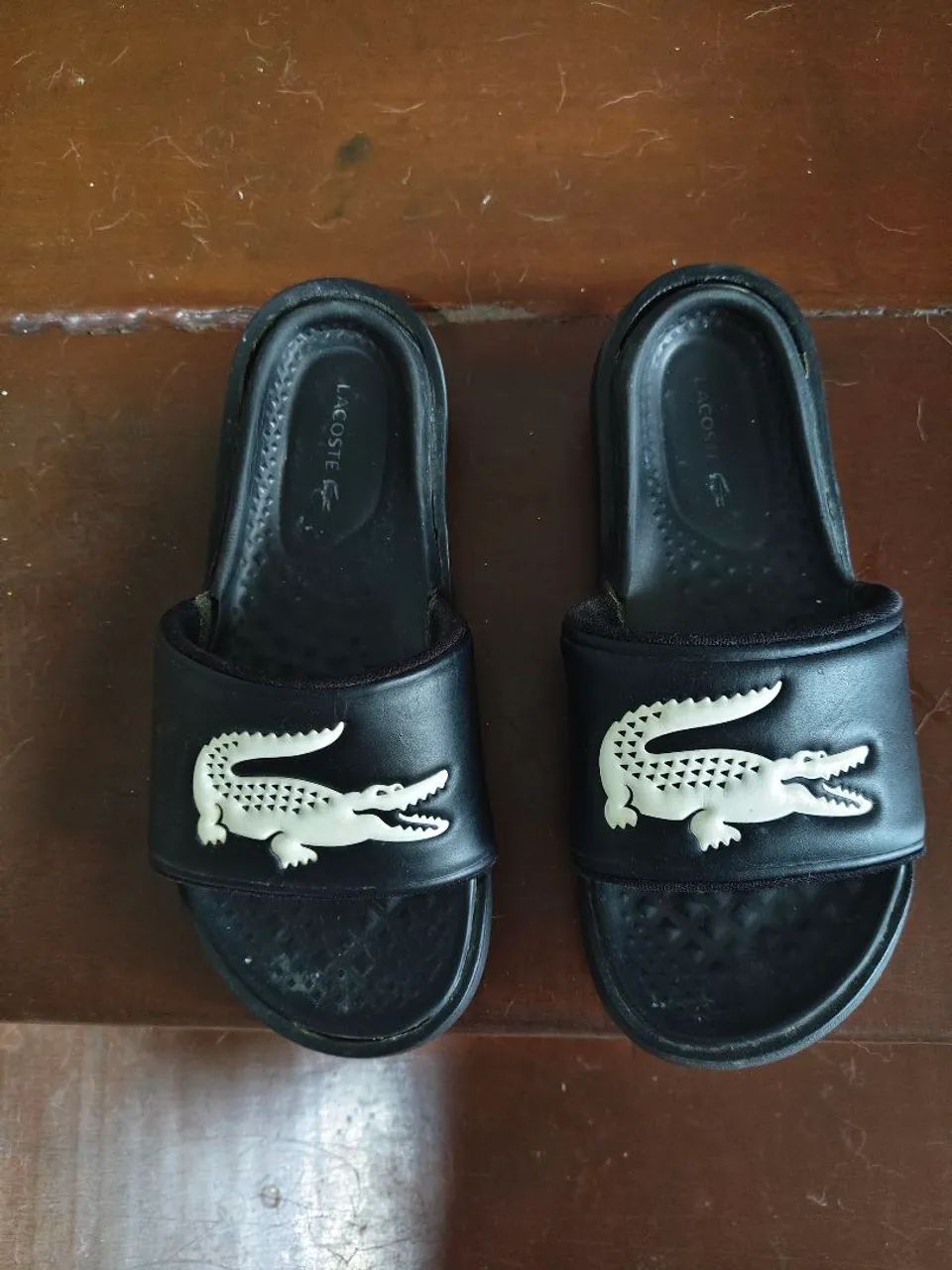 Chinelo Lacoste