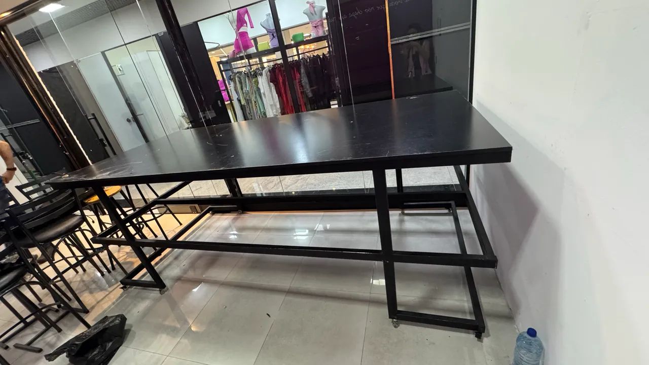 Mesa de corte FERRO E MDF