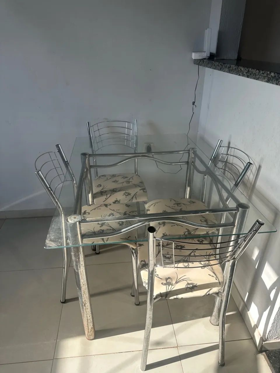 Vende-se mesa de vidro