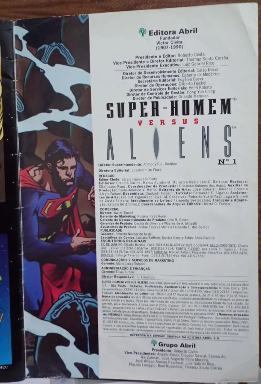 Gibi HQ Super Man Versus Aliens #1 - Foto 3