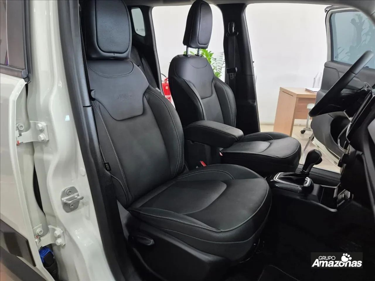 Jeep Renegade T270 1.3 TB 4x2 Flex Aut., foto 14 de 20