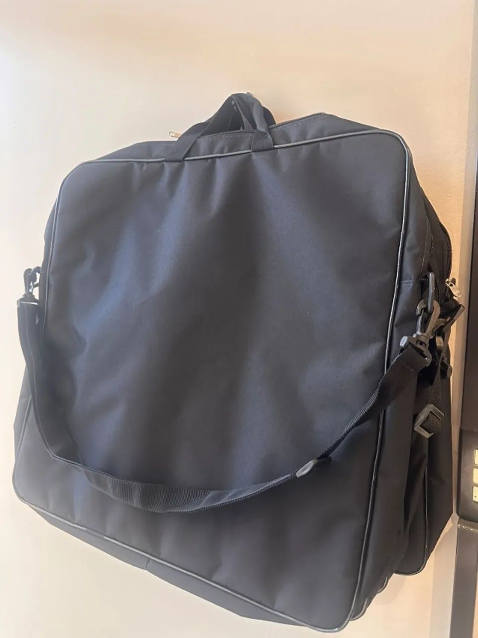 Bolsa preta grande - com alça