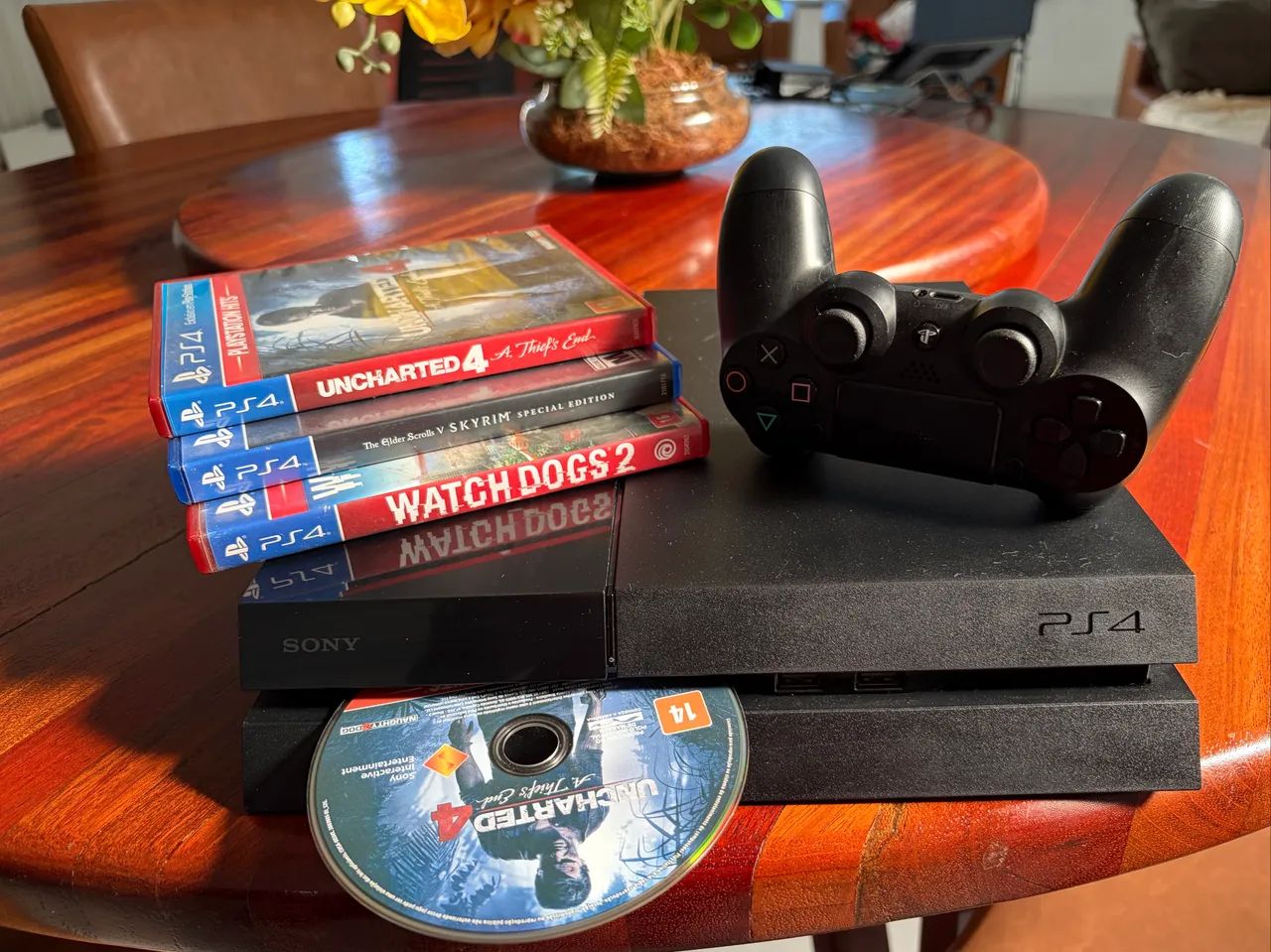 PS4 + 3 JOGOS