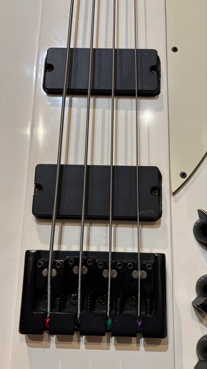 Baixo Thunderbird Pro 4 + EMG - Foto 3