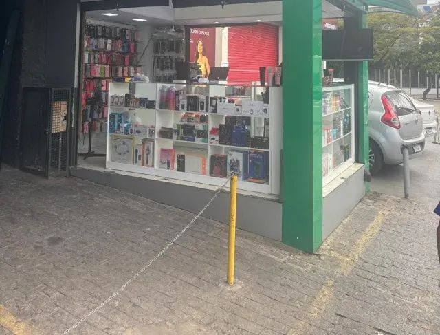 Balcão Expositor Atendimento com Prateleiras em MDF pouco usado para loja - Foto 4