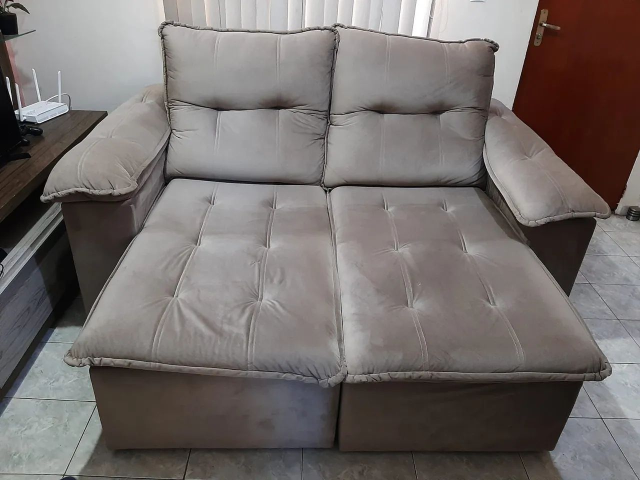 Sofá retrátil 2 lugares novíssimo 