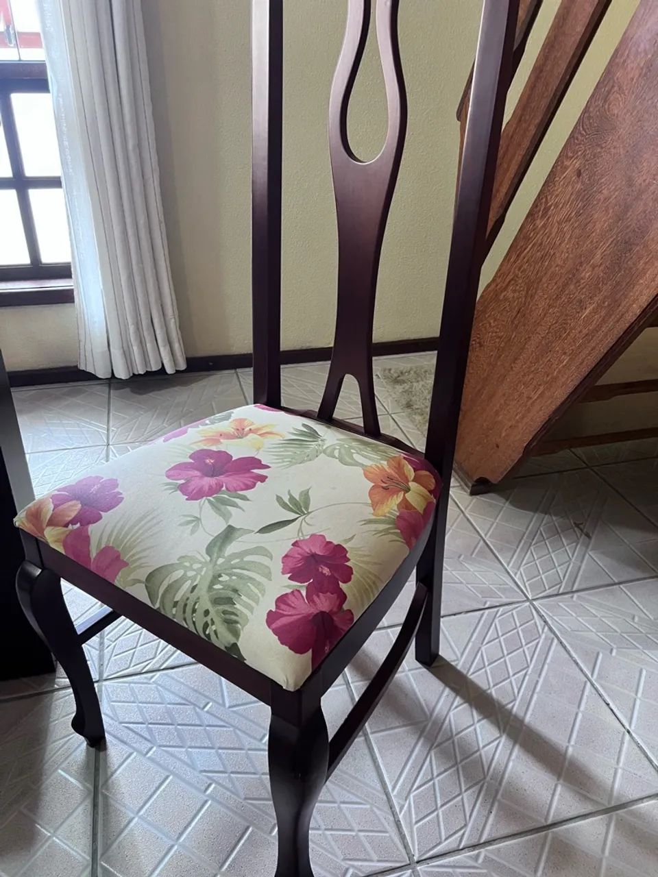 Conjunto de jantar madeira maciça com 8 cadeiras - Foto 3