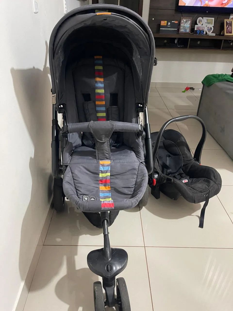 Carrinho de bebê importado com bebê conforto  - Foto 3