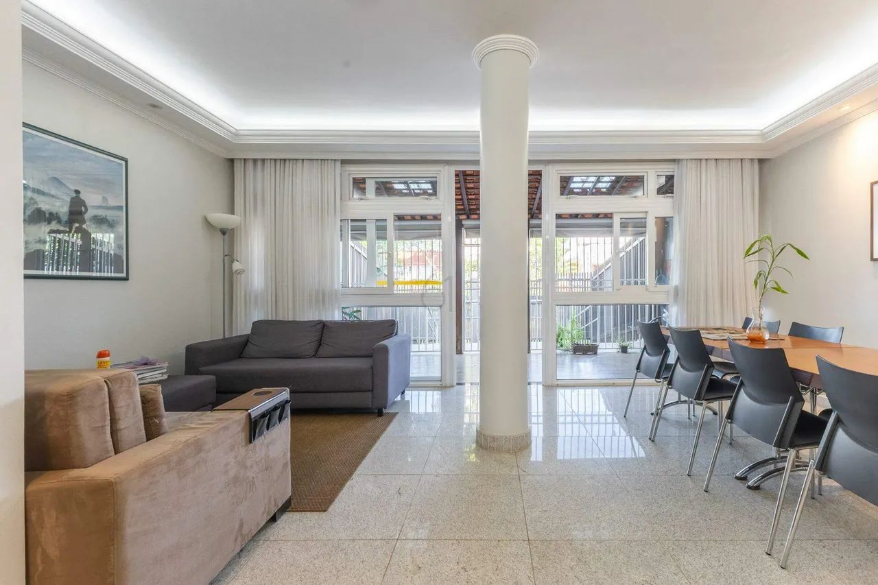 CASA REFORMADA COM 5 QUARTOS E ELEVADOR NA SHIGS 706 - Foto 3