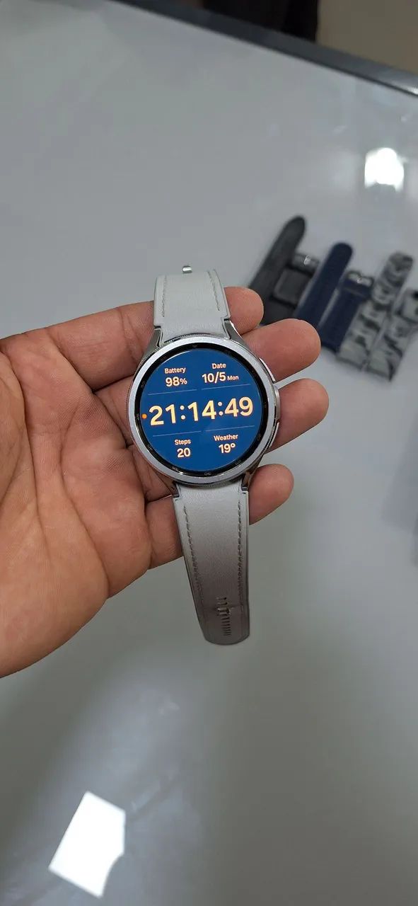 Galaxy Watch 6 classic LTE Prata Em ótimo estado  - Foto 3