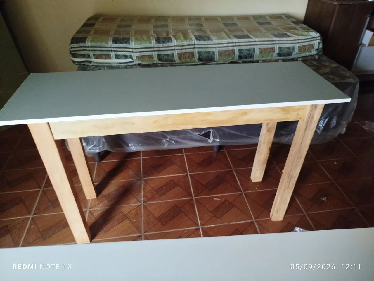 aparador novo de madeira com tampo de mdf
