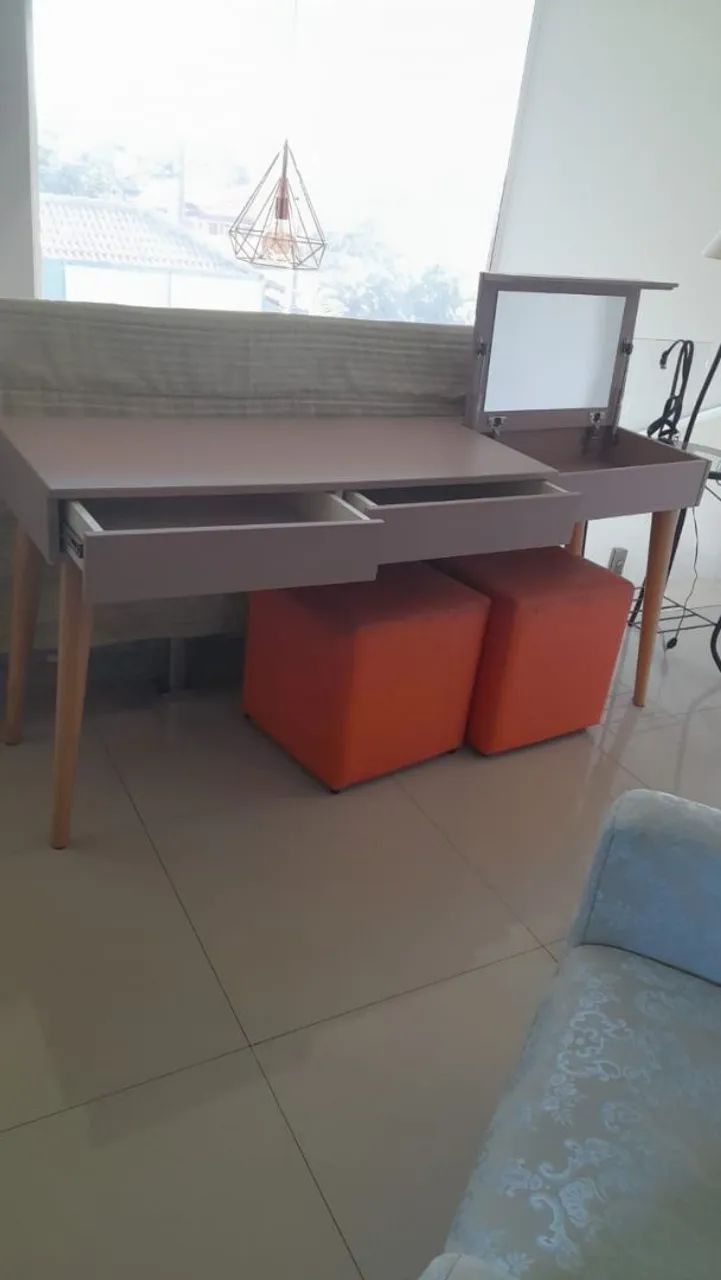 Penteadeira   MDF com 2 gavetas e espelho interno